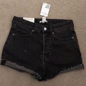 H&M black high waisted shorts